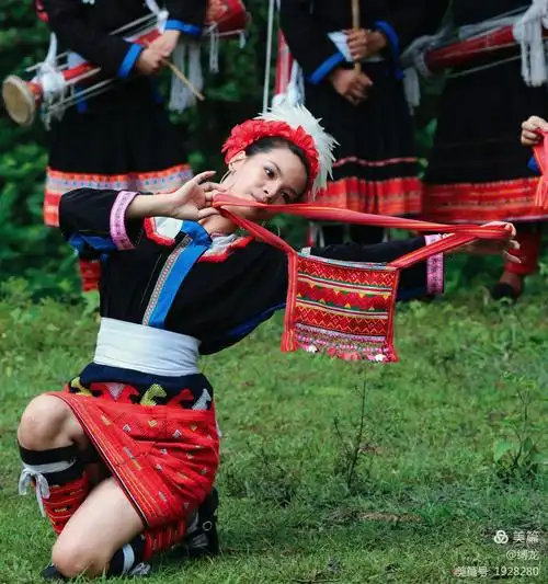 "瑶族舞曲"的故乡———油岭老排瑶寨