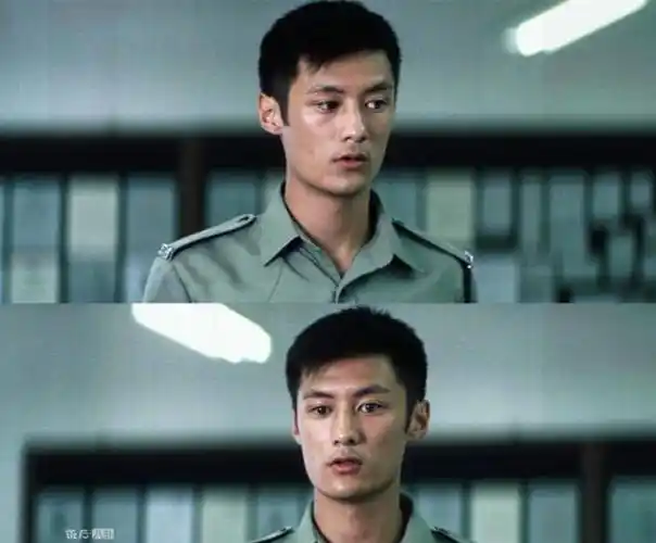 余文乐儿子长相曝光竟是单眼皮, 在爸爸身边吸二手烟像个小可怜_网易