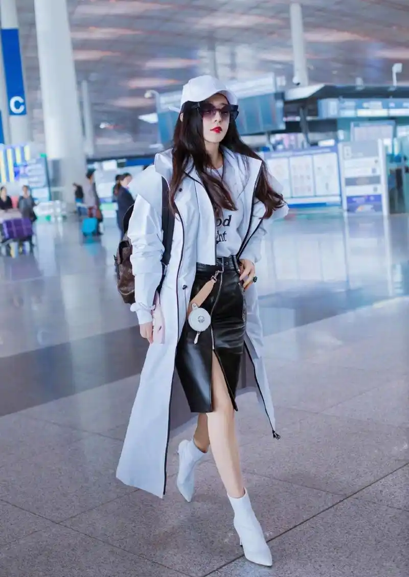 盘点女明星秋日机场照,金莎清凉杨紫低调