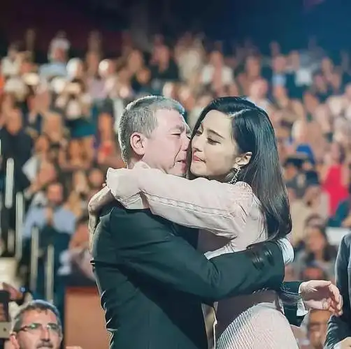 (范冰冰和王中磊)(范冰冰和张纪中)(范冰冰和杨受成)(范冰冰和成龙 坐