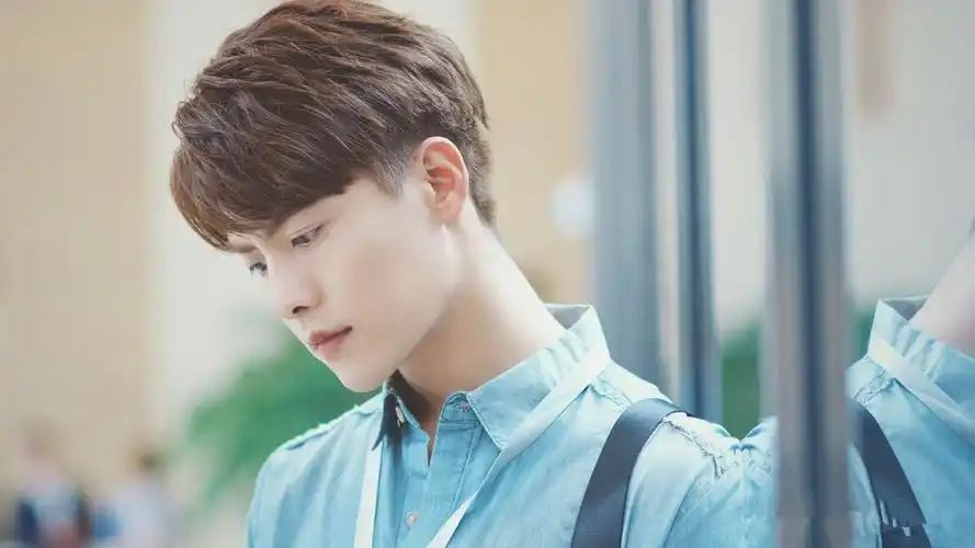 聪明又乖巧,还有那么一点点小腹黑,时而嘴炮不饶人,马天宇阳光帅气的