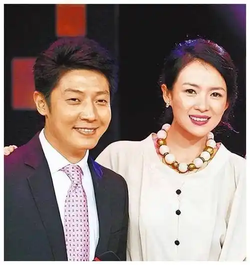 撒贝宁与张馨予散步热聊!与王鸥合体录综艺,结婚后女人缘仍不错