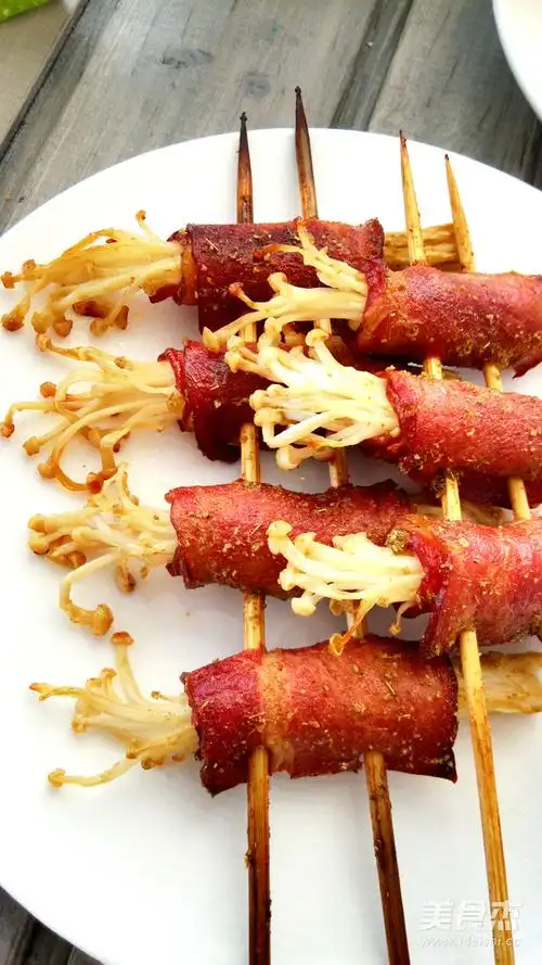 烤培根金针菇卷