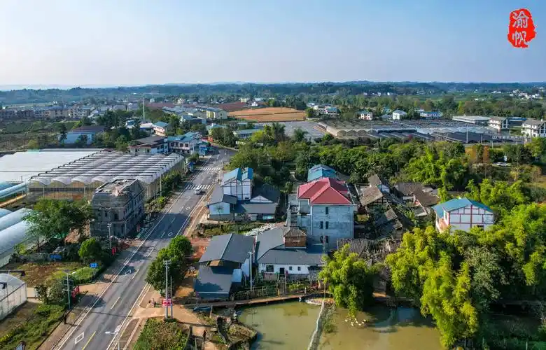 太安镇位于潼南的西南部,东接田家镇,北邻梓潼街道,西与柏梓镇相连,南