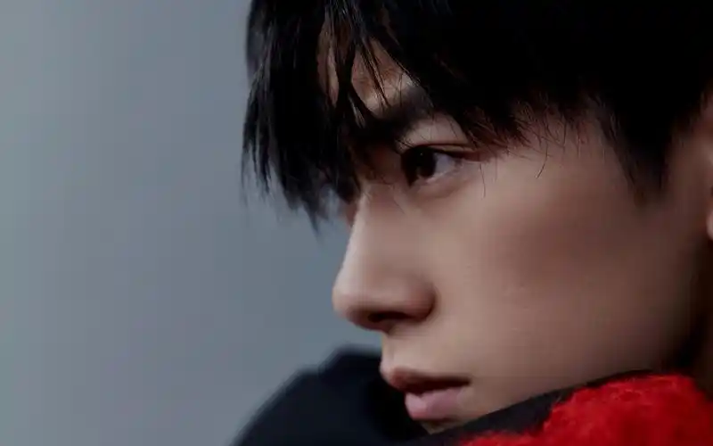 易烊千玺十八岁成年礼写真图片壁纸