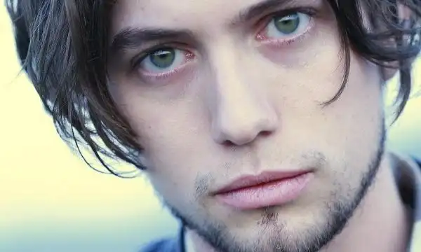 rathbone也不让男女主角专美于前迷人的绿色电眼「们」是不是让人有种