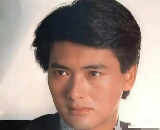 周润发几乎帅气了一辈子,作为演员他取得了成功,他的口碑也被观众认可