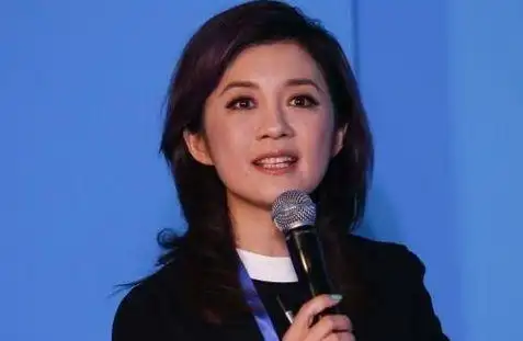 但是也是报应吧,丁健能够为了她与自己的前妻离婚,现如今最与她也是没