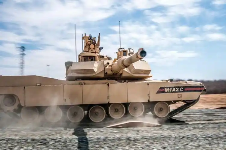 军事# 随着美军军事战略的调整,美国陆军的装备也随之迎来了