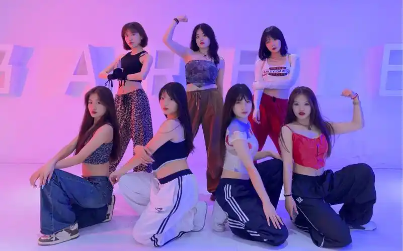 yg新女团babymonster《2ne1 我最红 fire cant nobody》舞台版翻跳