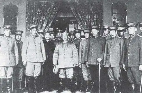 袁世凯如何成为北洋政府的领袖:行贿满族高层,镇压革命党人