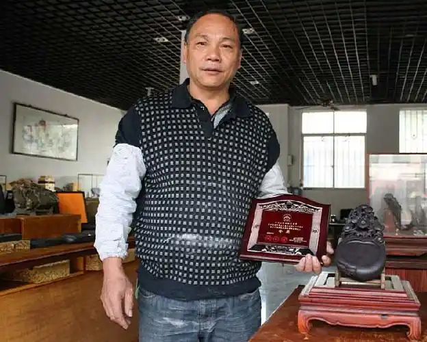 端砚制砚名师 莫达成