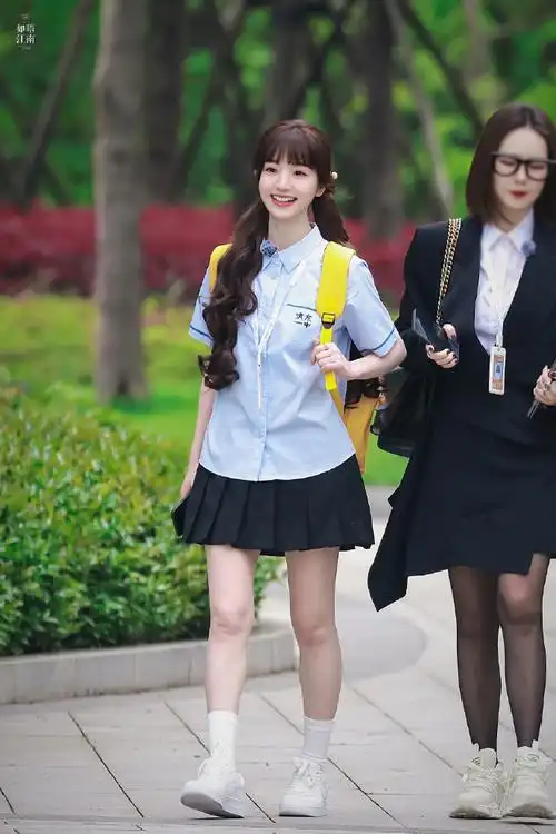 田曦薇校服双马尾梦回黄橙子