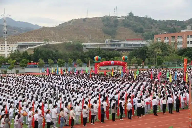 青春心向党盐边中学成人典礼仪式感满满