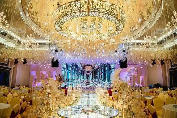 幸福时刻尽在饶洋金煌会所婚礼主题酒店