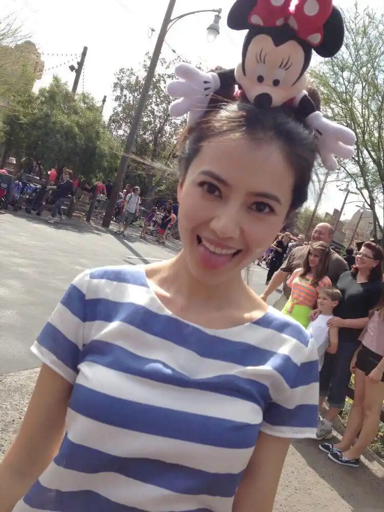 辣妈高圆圆产后首晒照,堪称拍照教科书典范