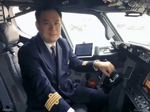 五星机长在线授课飞行还得听前辈上航机长高国林访谈录