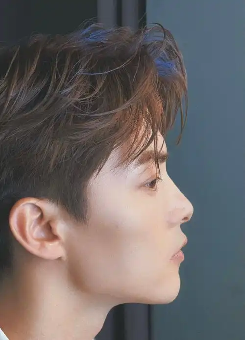 马天宇#马天宇随随便便一个侧颜都那么好看,一点都不做作,还显岛苘