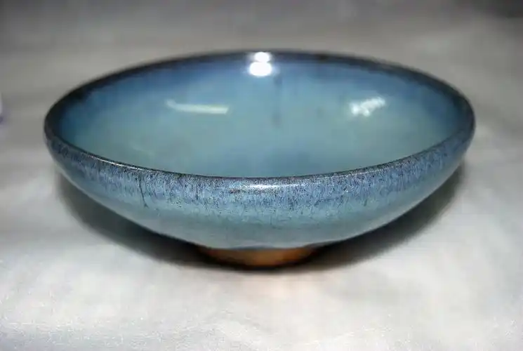   作品名称 钧窑碗(元代)17cm 作品分类 陶瓷紫砂- 瓷器-元代