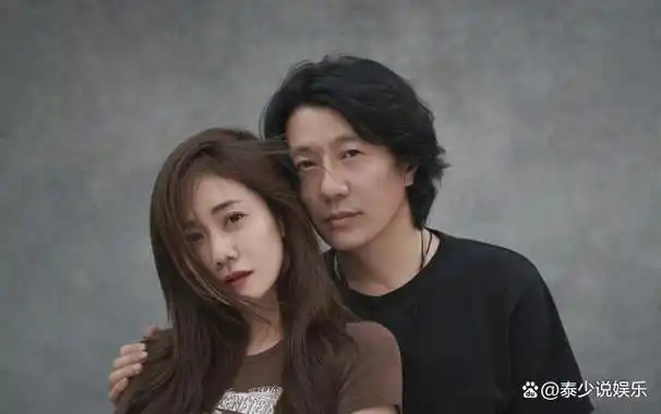 黄晓明仅用一个眼神就让刘芸的灿烂情史无处遁形.