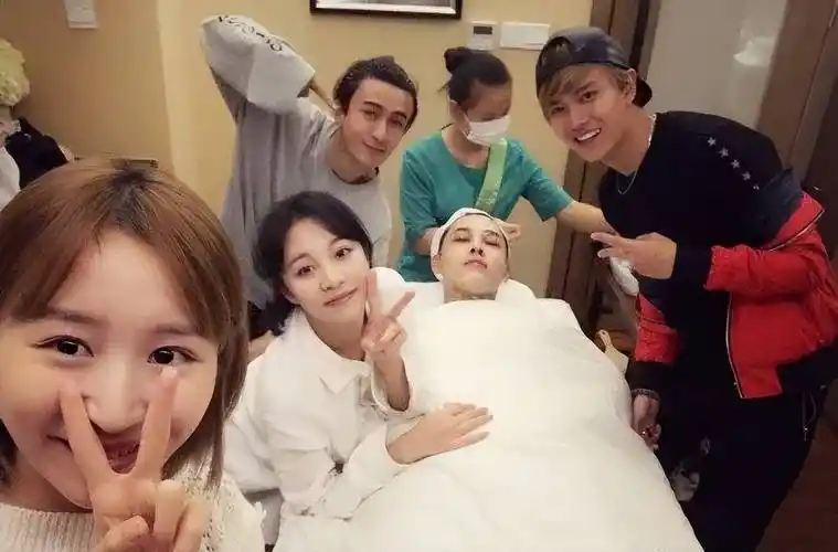 任嘉伦:从运动员到明星,爆红时公布恋情,如今一家三口幸福美满_聂欢