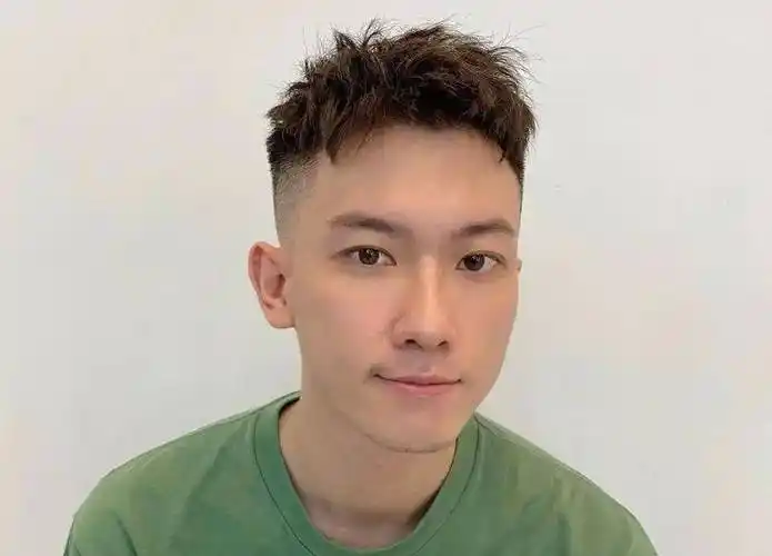 男生流行这几款发型,每一款都很帅_头发_显得_造型