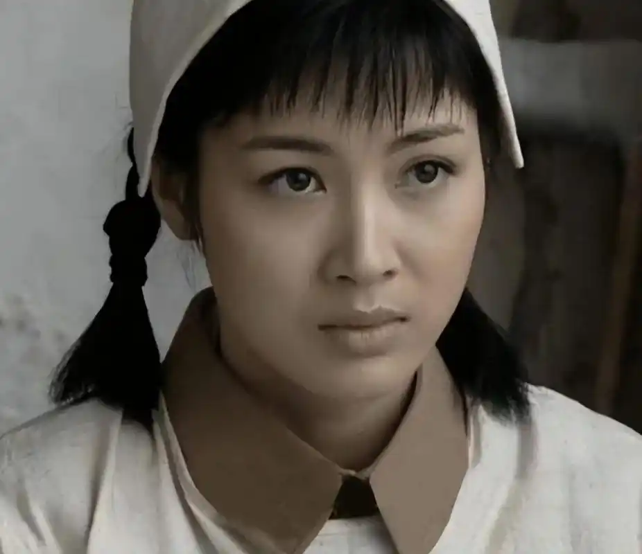 扒一扒:"李云龙老婆"童蕾如何从最美护士沦为"老赖"