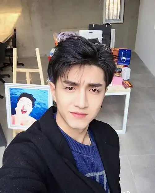 有一种帅气叫金瀚换发型了看到他的正面照网友早该这么做了