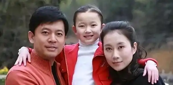 如磐石》这部电影可谓阵容强大,其中包括张国立,于和伟,许亚军,李乃文