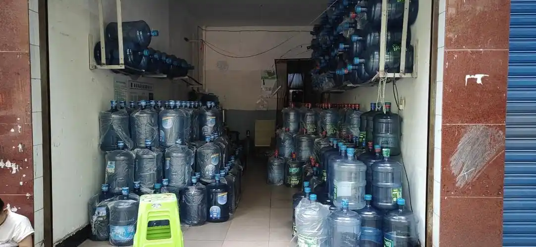 急转经营中桶装水站转让_商铺