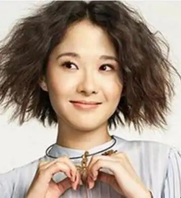 玉米烫短发原来这样时尚迷人