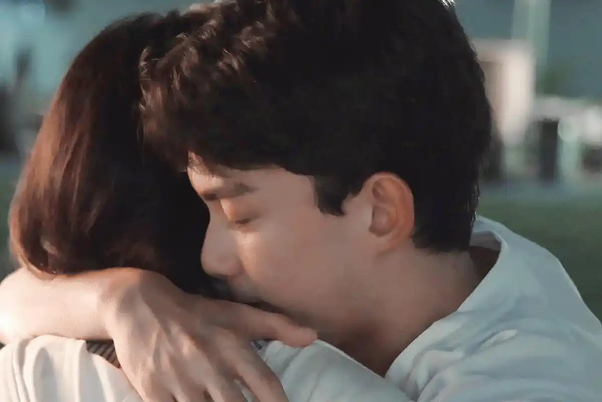 《在暴雪时分》吻戏路透来啦,吴磊和赵今麦有cp名字了吗,年下恋爱好甜