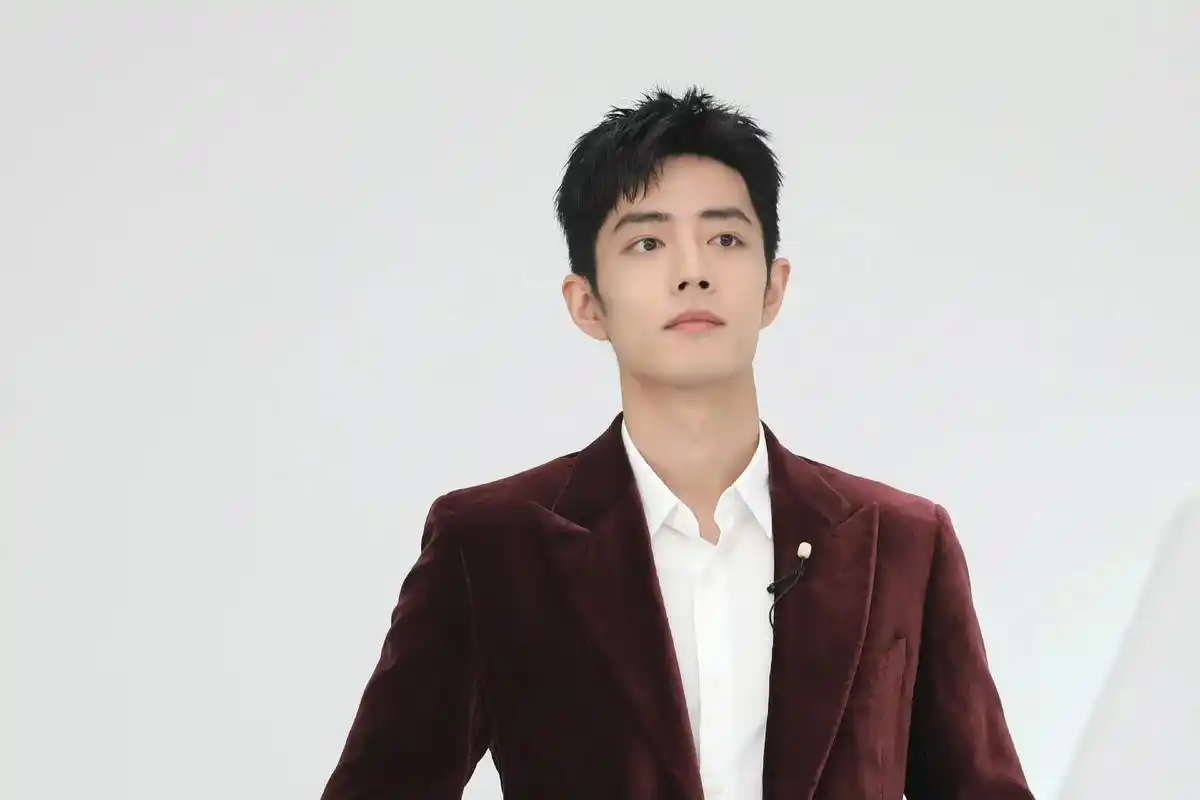 肖战 好像一块儿红丝绒蛋糕,笑起来好甜@肖战 - 抖音