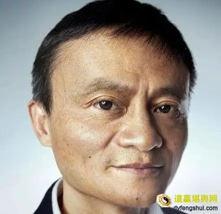 对于马云面相,耳后见腮,面大而腮骨往两边突出,相书称此种相为反骨形