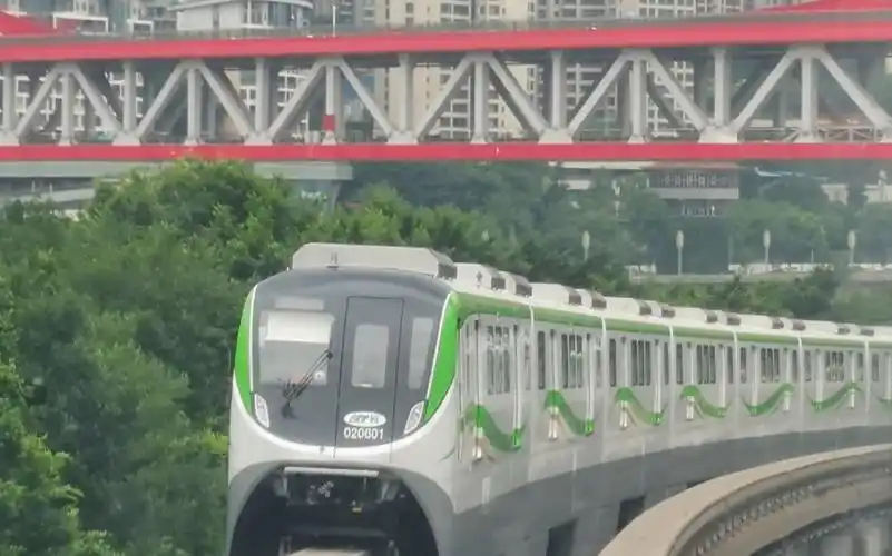 重庆地铁2号线(车头视角)_哔哩哔哩_bilibili