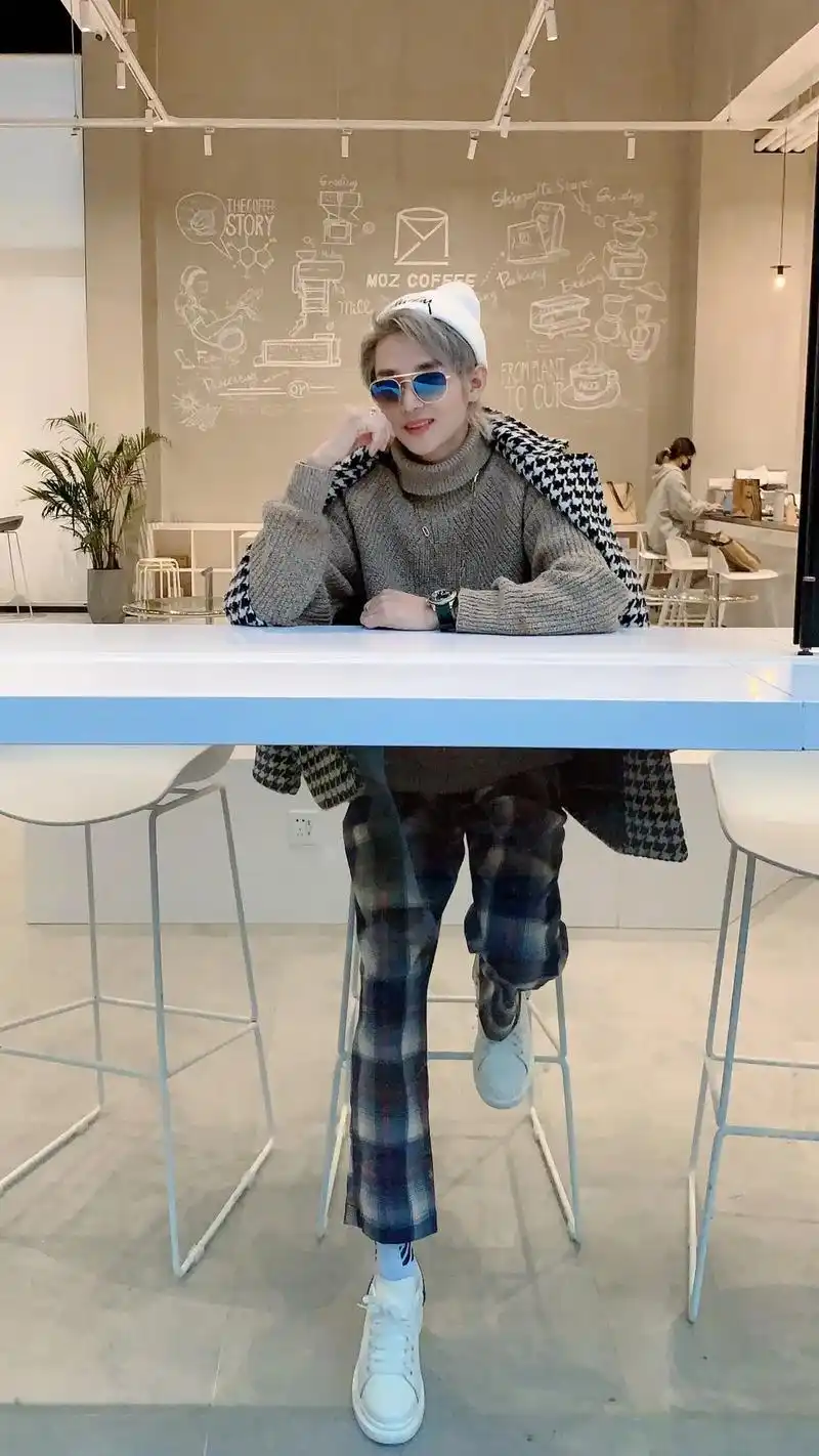 图文伙伴计划 #那奇kk苦咖啡 一米五的身高 分享春夏秋冬 - 抖音