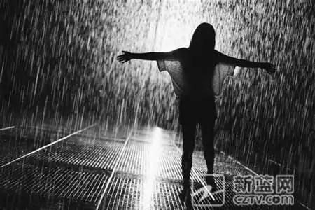 男生淋雨唯美照片淋雨照片2022已更新今日图集