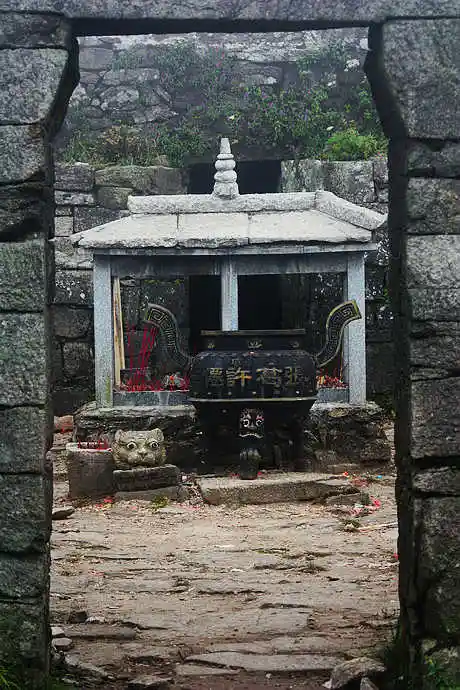 武功山古祭坛群,由葛仙古坛,汪仙坛,冲应坛,求嗣坛四座古祭坛