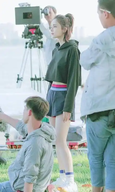 新疆三美颜值比拼,迪丽热巴vs古力娜扎vs佟丽娅,谁更好看?