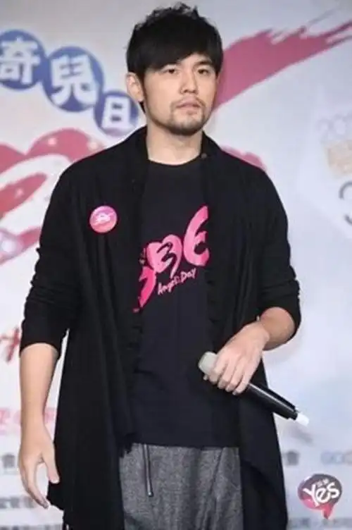 周杰伦,有一种回忆叫男神开始发胖了