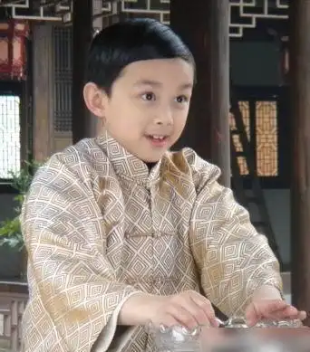 2010年,11岁,《风雨雕花楼》2009年,10岁,《家有外星人》2008年,9岁