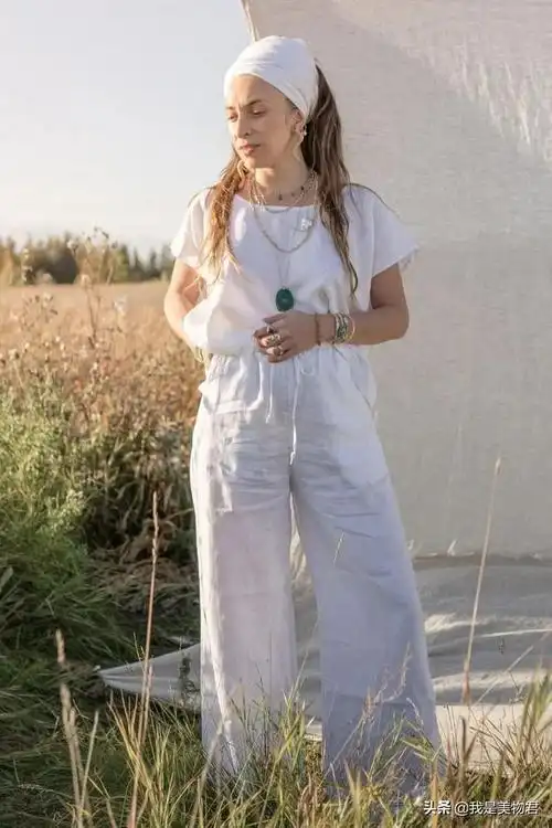 亚麻裤配什么鞋子女亚麻色裤子配什么鞋