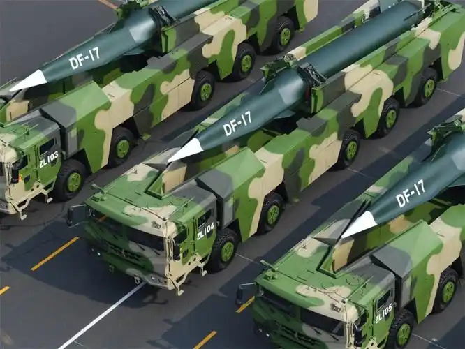 图为中国东风导弹