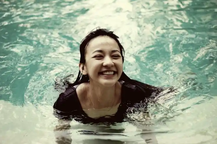 回顾看似清纯实则海王嫁给导演后的陈意涵如今过得怎样