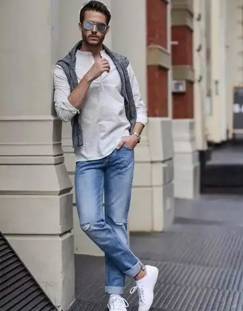 男人过了40穿破洞牛仔裤不得体从选款到搭配穿出时尚和品位