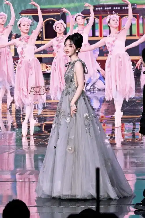 谭松韵北京春晚彩排路透##谭松韵你比星光美丽纪星