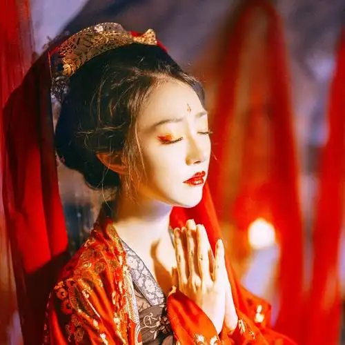 古风头像红衣绮怀