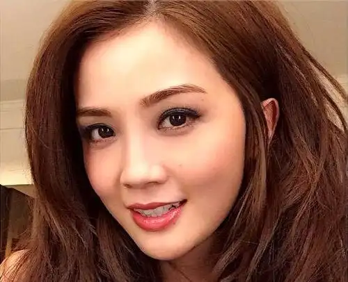 原创她是郑中基前妻陈伟霆前女友还曾被好友张智霖催婚10年