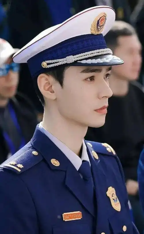 盘点男艺人身穿军装的样子哪位是你的梦中男军人