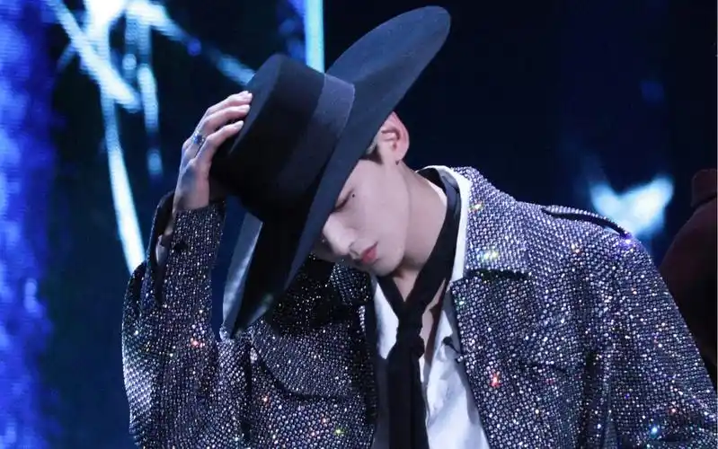 白敬亭 他只是经过 舞台直拍77立体环绕音 听酥了06